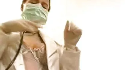 Tener cogiendo viejas gordas los ojos vendados a su marido y esposaron a una lujuriosa esposa le lleva al orgasmo