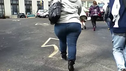 Perrito morena follada xxx gordas peludas en el bosque