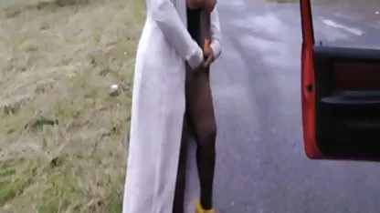Mi novia está gorditas bellas desnudas jugando con su coño