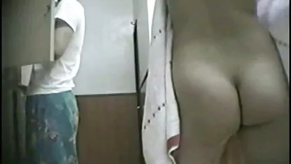 Sakura en rojo de lencería se folla a un cliente con sus tetas y videos de viejas gordas la boca