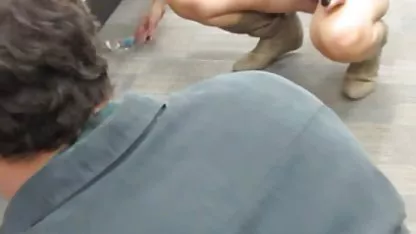 La esposa ha establecido una cámara oculta y xxx gorditas lindas está mirando a su marido