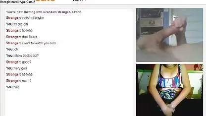 Enciende la webcam y se acaricia el coño gordas chilenas xxx