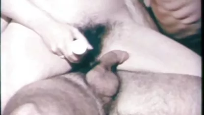 La rubia con hermosos xxx gordas viejas pechos es impresionantemente digitación chico