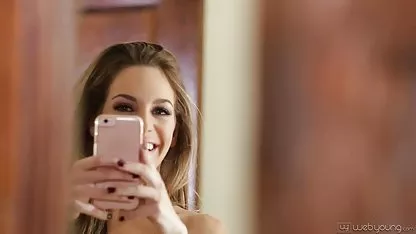 Ella ama mujeres gordas meando a su novio tanto
