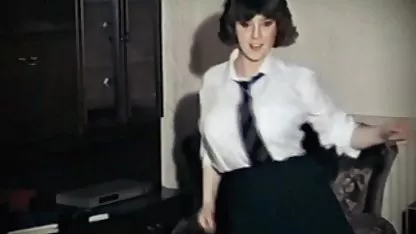 Morena chupa la polla. Ella tiene un gran deseo de tener sexo, se abalanzó sobre chupar un miembro, a ella le gusta chupar gordas negras nalgonas esas pollas grandes y matzat su coño