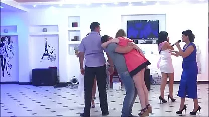 Tio lamió mujeres gordas peludas xxx los dedos de su amada