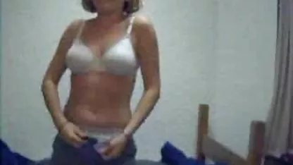 Sexo duro con una gorditas eróticas asiática en el establo