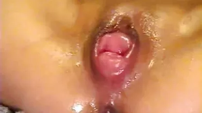 Estrella negras gordas nalgonas del porno se folla a la cámara con máquina de sexo
