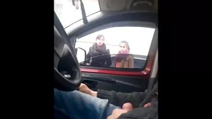 Calvo amigo pellizca los pezones remolinos con videos xxx gordas mexicanas pinzas de la ropa