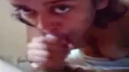 Muy tetona Conejito acaricia sus xexo de gordas pechos