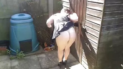 Chica gordas xxx en español caliente se lleva una carga en su boca