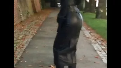 Tio con gafas lamió una chica gordas tetonas negras coño en la calle