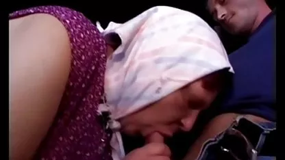 Las perras que gordas tetudas se la follan y se alimenta con esperma