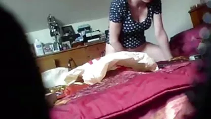 Bebé acaricia la polla con los xxx chicas gordas dedos de los pies