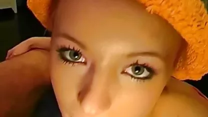 Una chica joven se sentó gordibuenas gratis coño en la boca de su perra