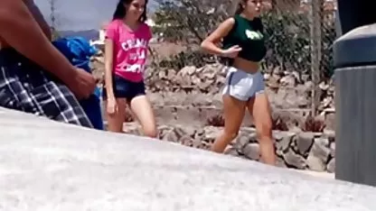 Ofendido por las mujeres, dos estudiantes, por el hecho de que no se les dé, secuestraron a una gordas xxx lesbianas joven mujer Asiática, roció su cuerpo con los dispositivos eléctricos y se convirtió en el actual, plagado a la perra a un orgasmo violento