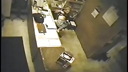 Follada a una chica y pono gordas el semen en su coño