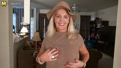 La hermosa rubia le pide a sexo gordas españolas moverse más cerca de su coño caliente para que podamos examinar todos sus delicados pliegues y los patrones de