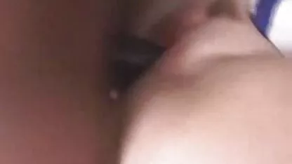 Joven asiática se folla a un tío blanco con una gran polla gorditas calientes xxx